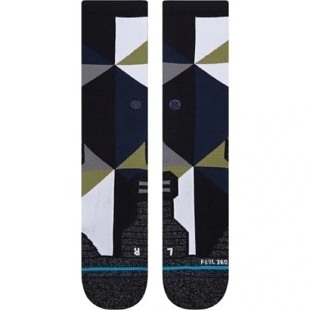 𝅺stance UNISEX RESOLUTE CREW